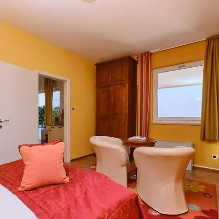 Mare Mare בית הארחה