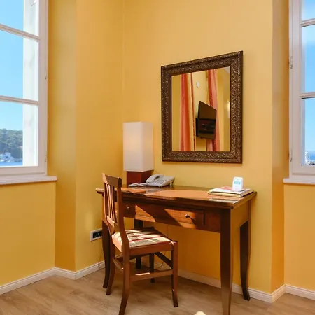 Mare Mare 4* מאלי לוסיניי