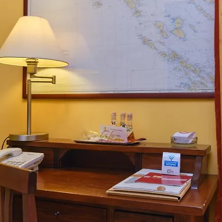 Mare Mare מאלי לוסיניי